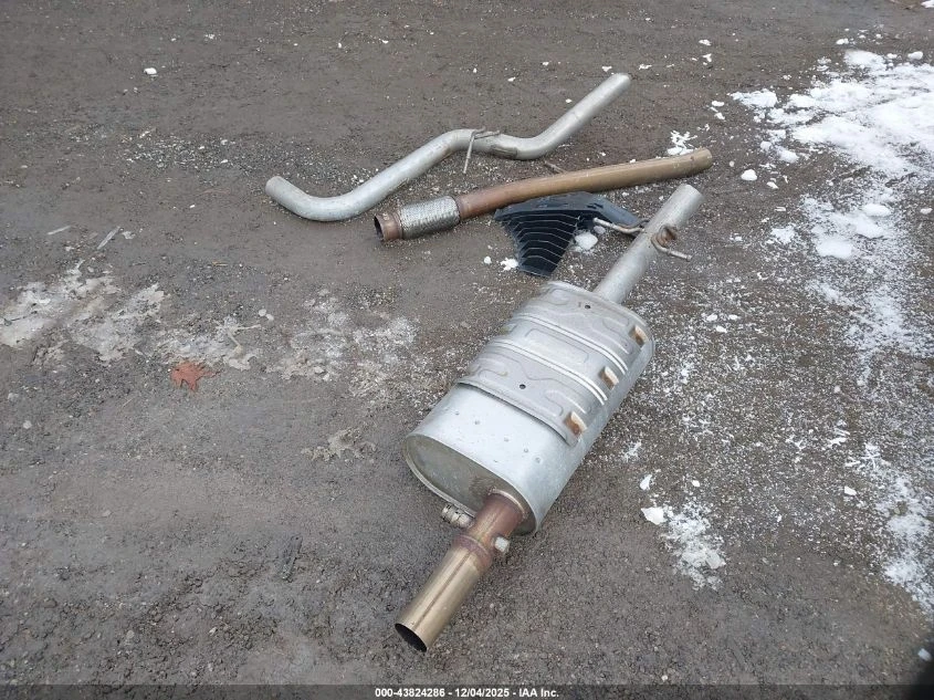 Chevrolet Silverado 5.3L V-8 DI, VVT, 355HP 4X4 Drive - изображение 4