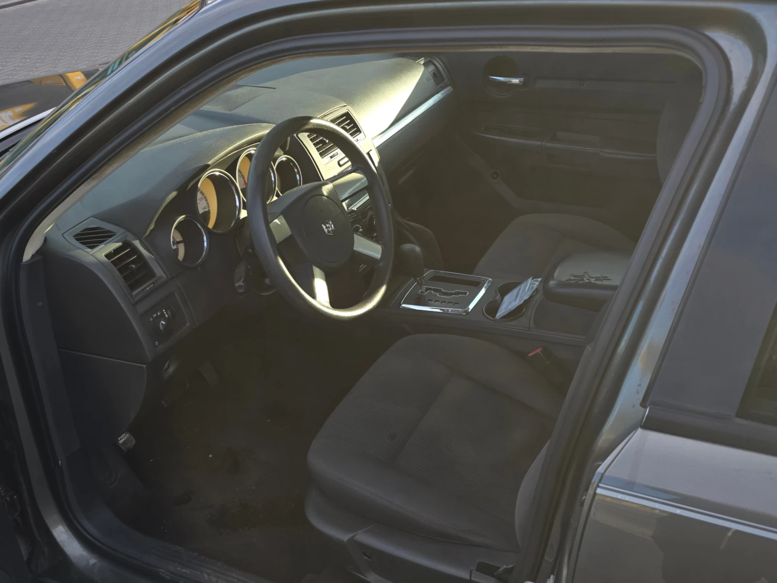 Dodge Charger SE 2.7, снимка 5 - Автомобили и джипове - 56325086