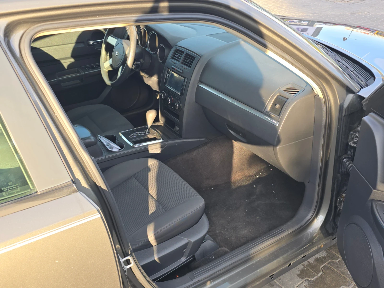 Dodge Charger SE 2.7, снимка 6 - Автомобили и джипове - 56325086