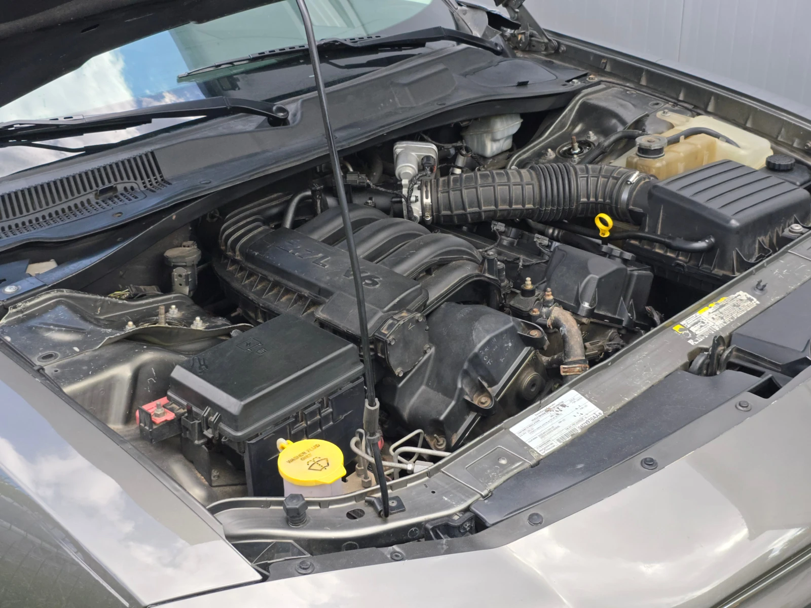 Dodge Charger SE 2.7 Automatic, снимка 10 - Автомобили и джипове - 53157693