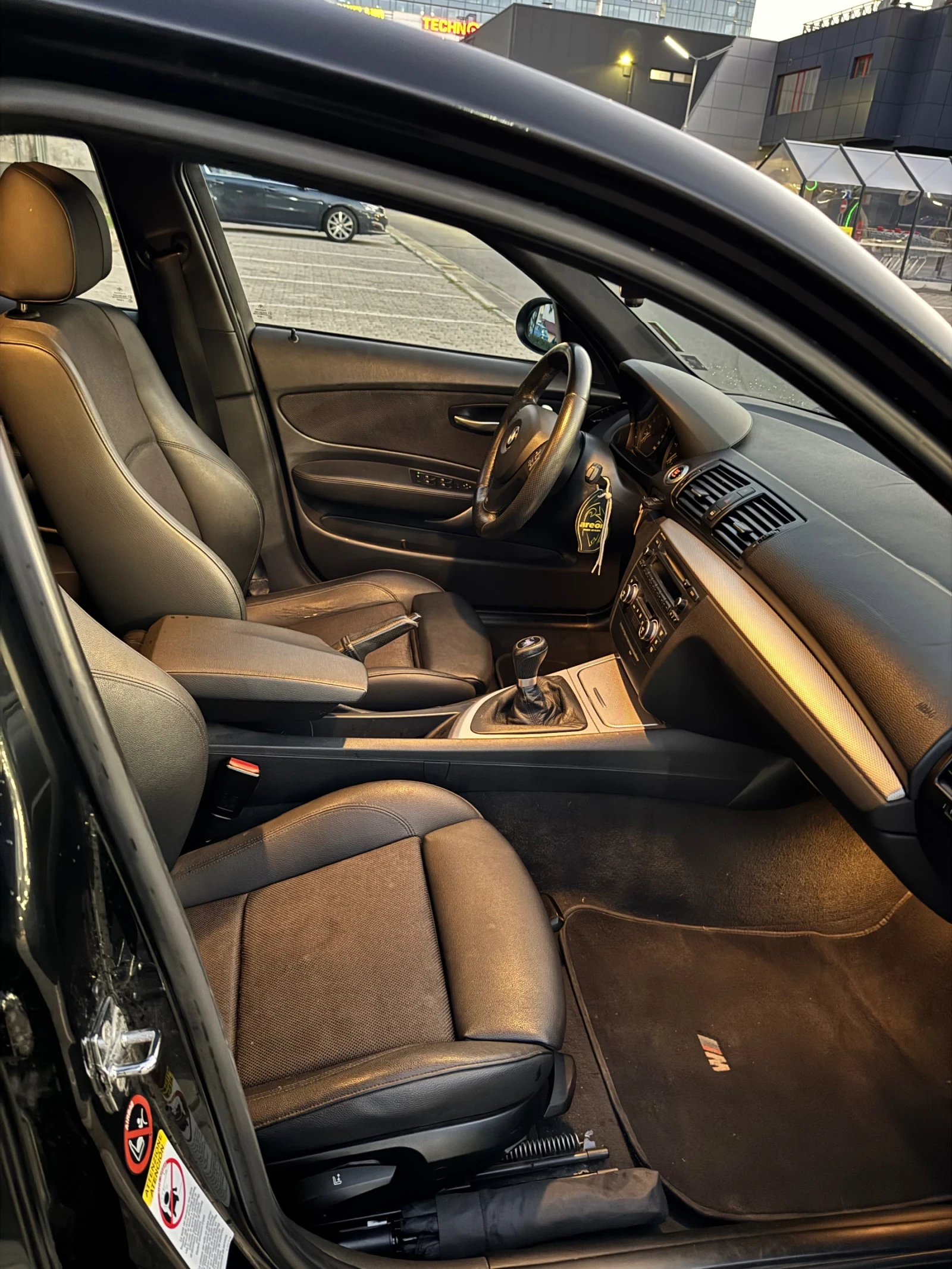 BMW 118 d Pack M, снимка 5 - Автомобили и джипове - 54020129