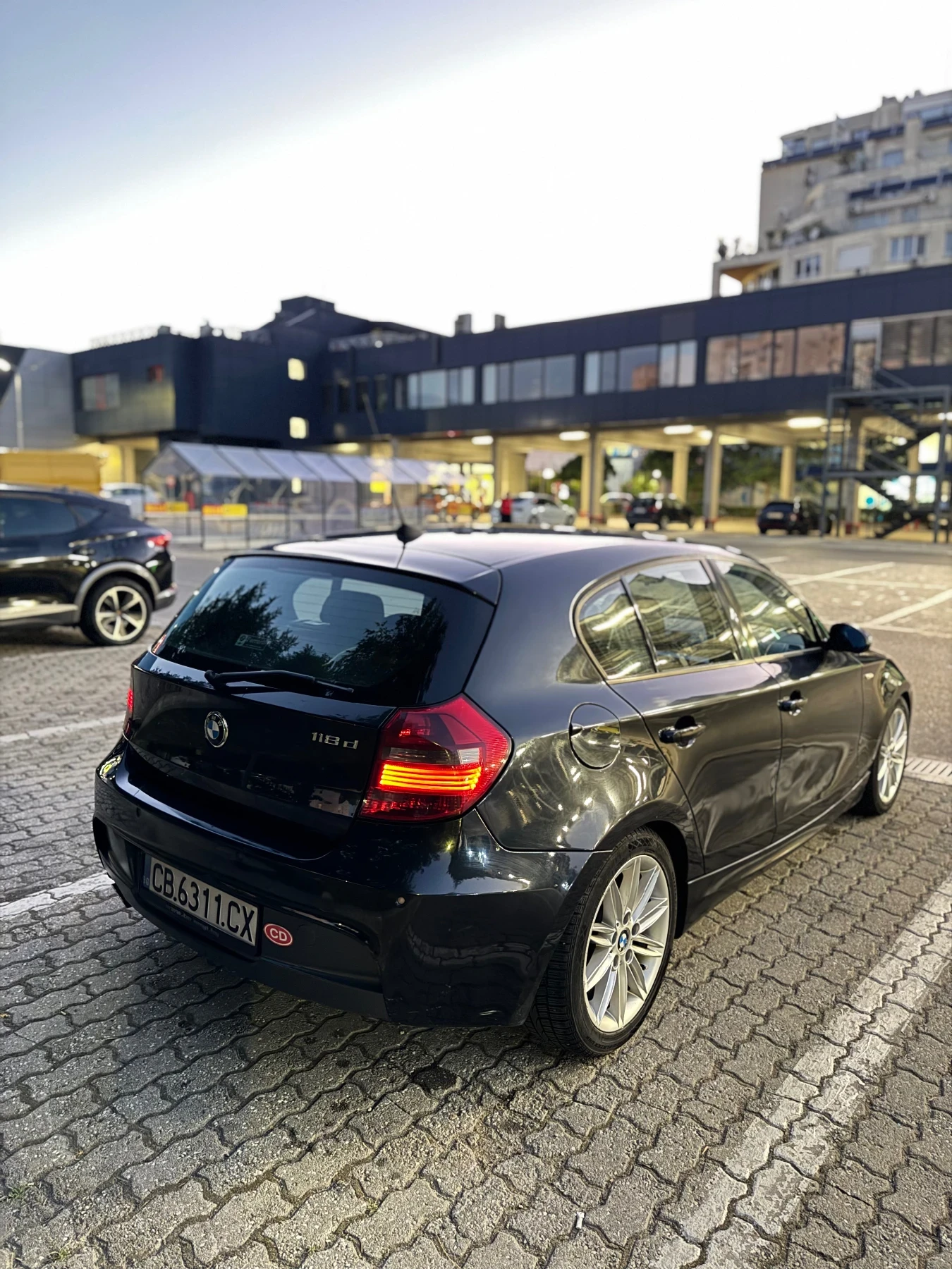 BMW 118 d Pack M, снимка 2 - Автомобили и джипове - 54020129