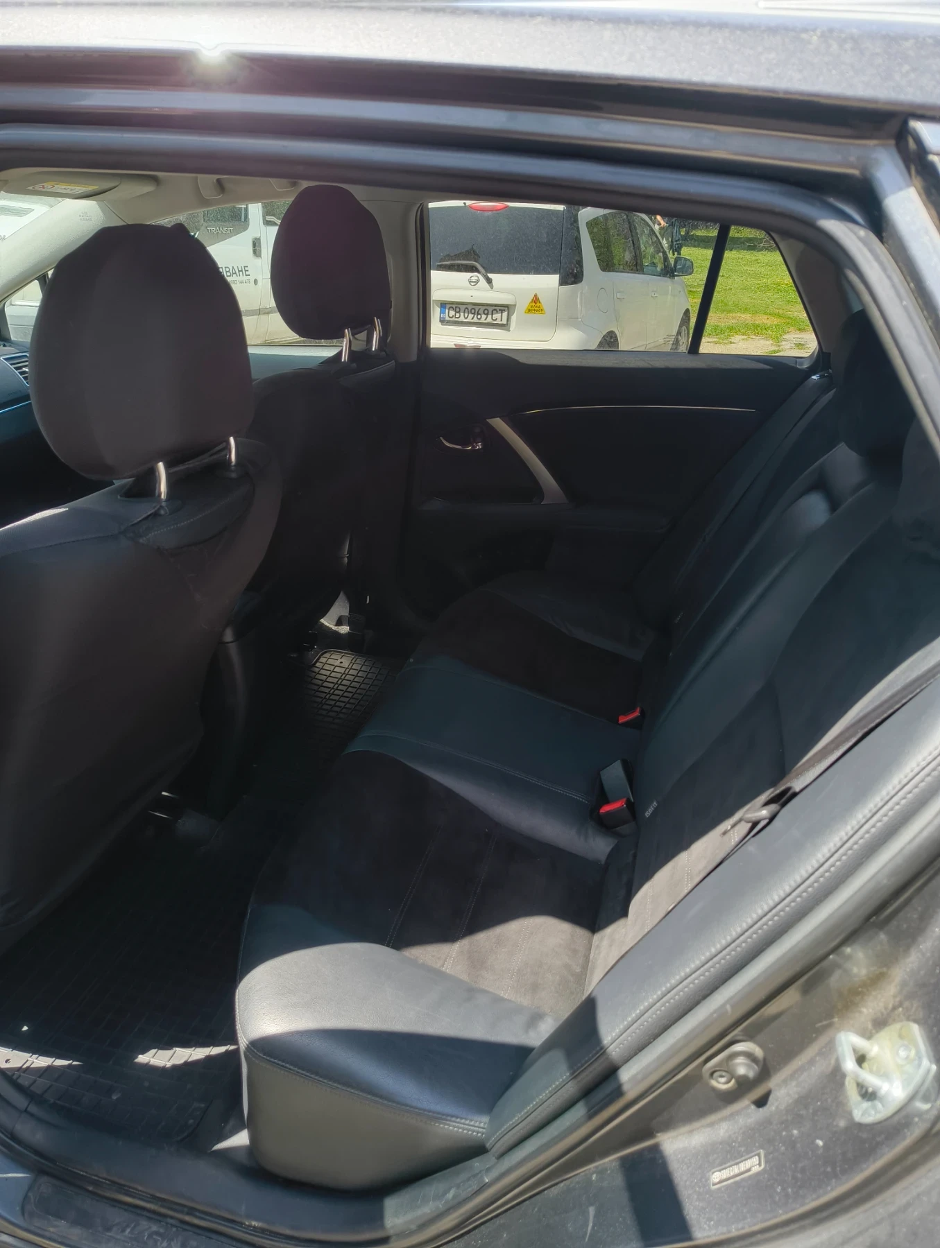 Toyota Avensis T27, снимка 8 - Автомобили и джипове - 54226050