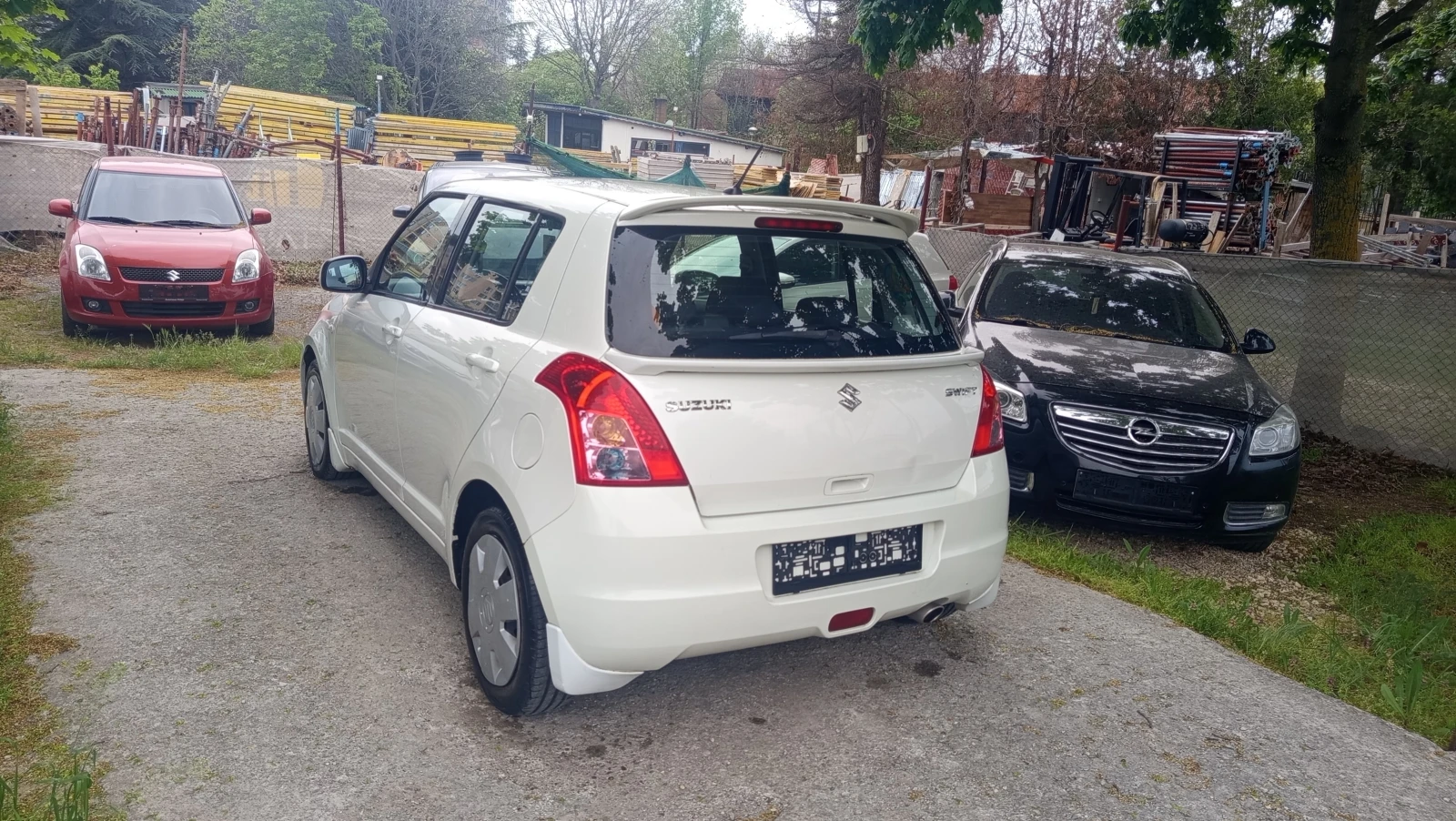 Suzuki Swift 1.3 FACELIFT KLIMA ВЕРИГА, снимка 11 - Автомобили и джипове - 54486599