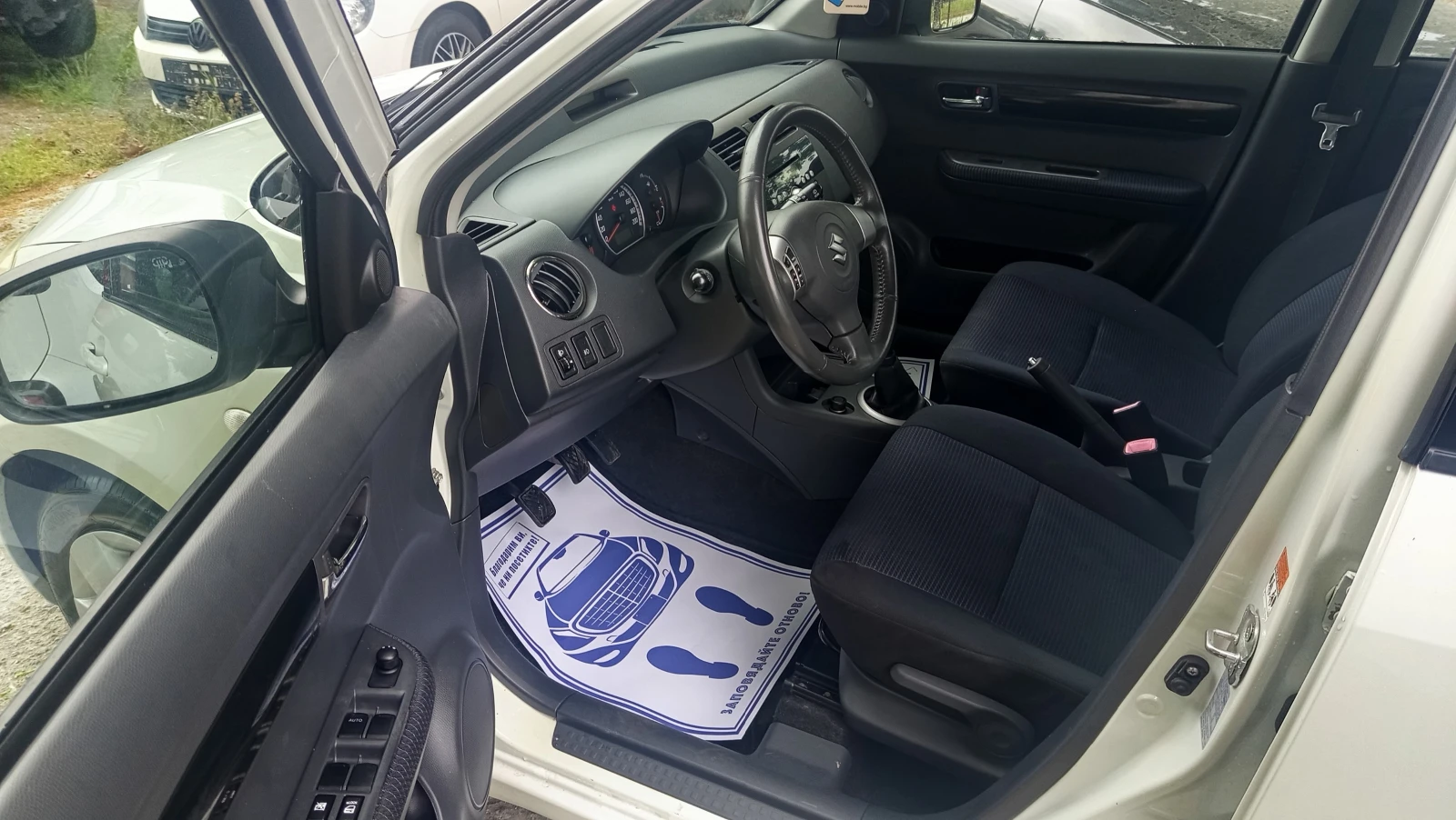 Suzuki Swift 1.3 FACELIFT KLIMA ВЕРИГА, снимка 12 - Автомобили и джипове - 54486599