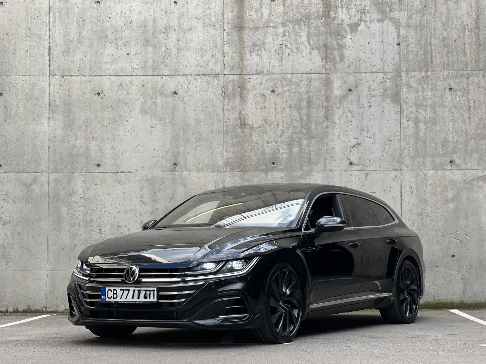 VW Arteon 2.0TDI SCR R-Line 4MOTION 200hp Headup Panorama, снимка 2 - Автомобили и джипове - 54801538