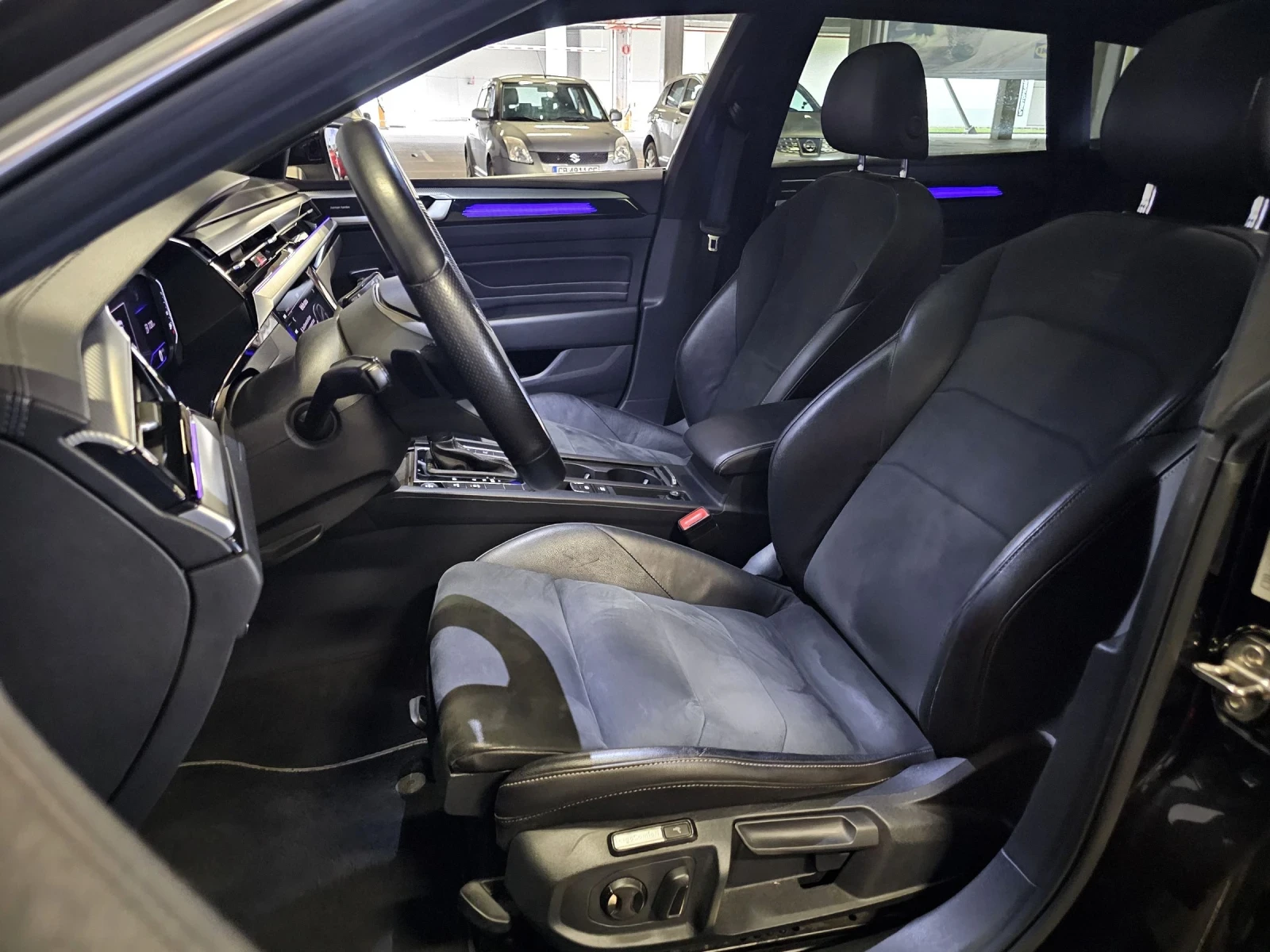 VW Arteon 2.0TDI SCR R-Line 4MOTION 200hp Headup Panorama, снимка 12 - Автомобили и джипове - 54801538