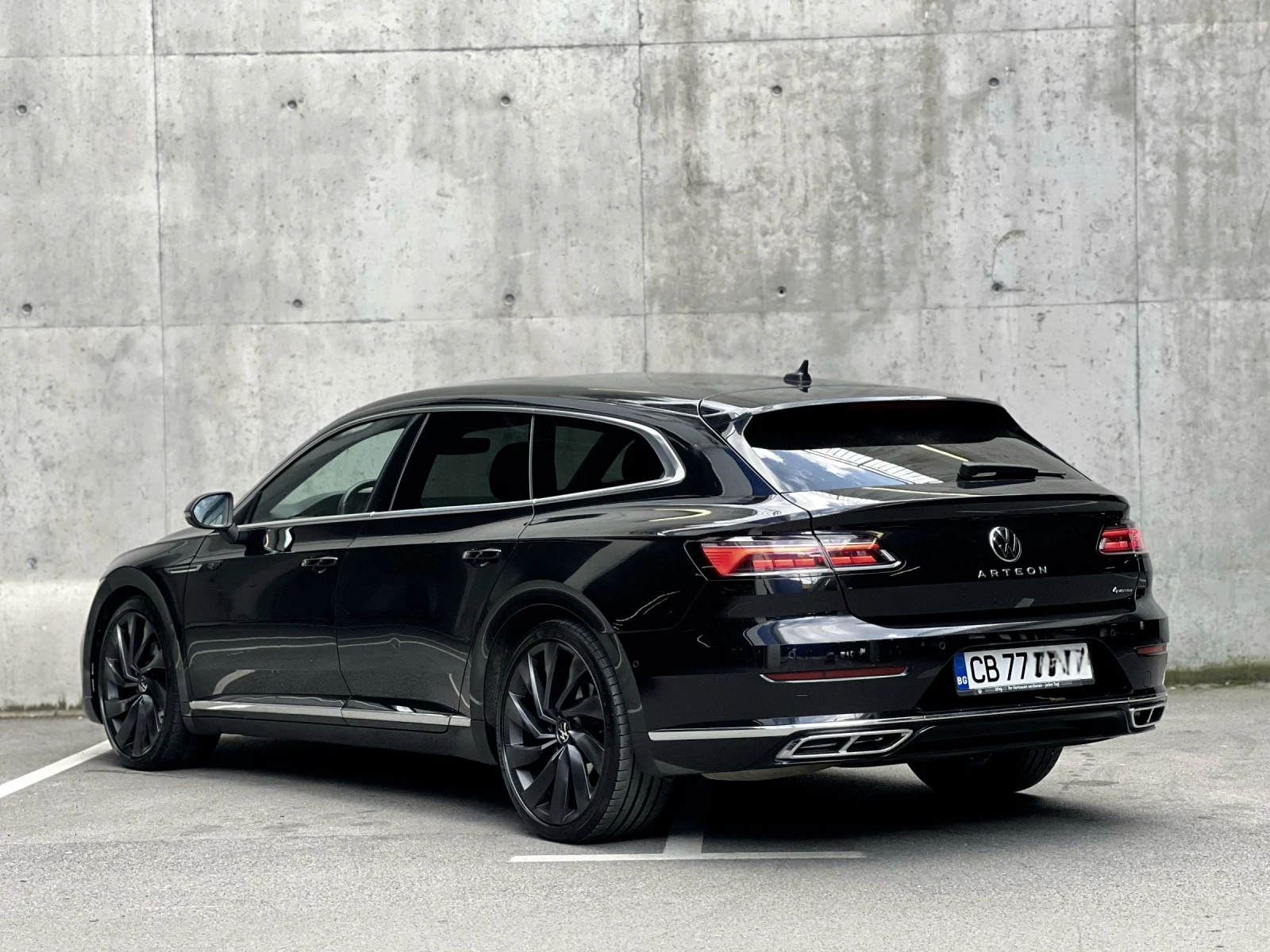 VW Arteon 2.0TDI SCR R-Line 4MOTION 200hp Headup Panorama, снимка 4 - Автомобили и джипове - 54801538