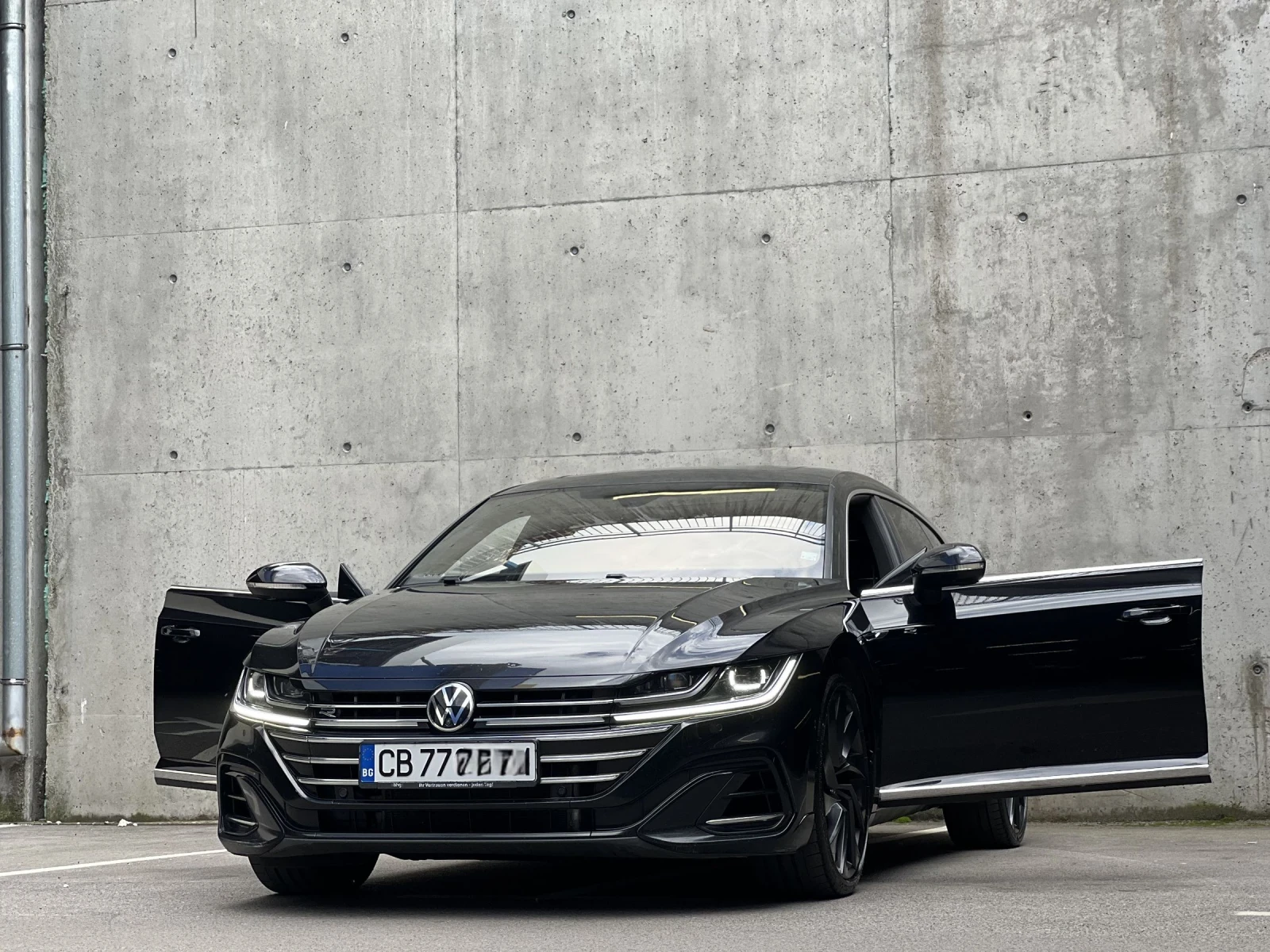 VW Arteon 2.0TDI SCR R-Line 4MOTION 200hp Headup Panorama, снимка 8 - Автомобили и джипове - 54801538
