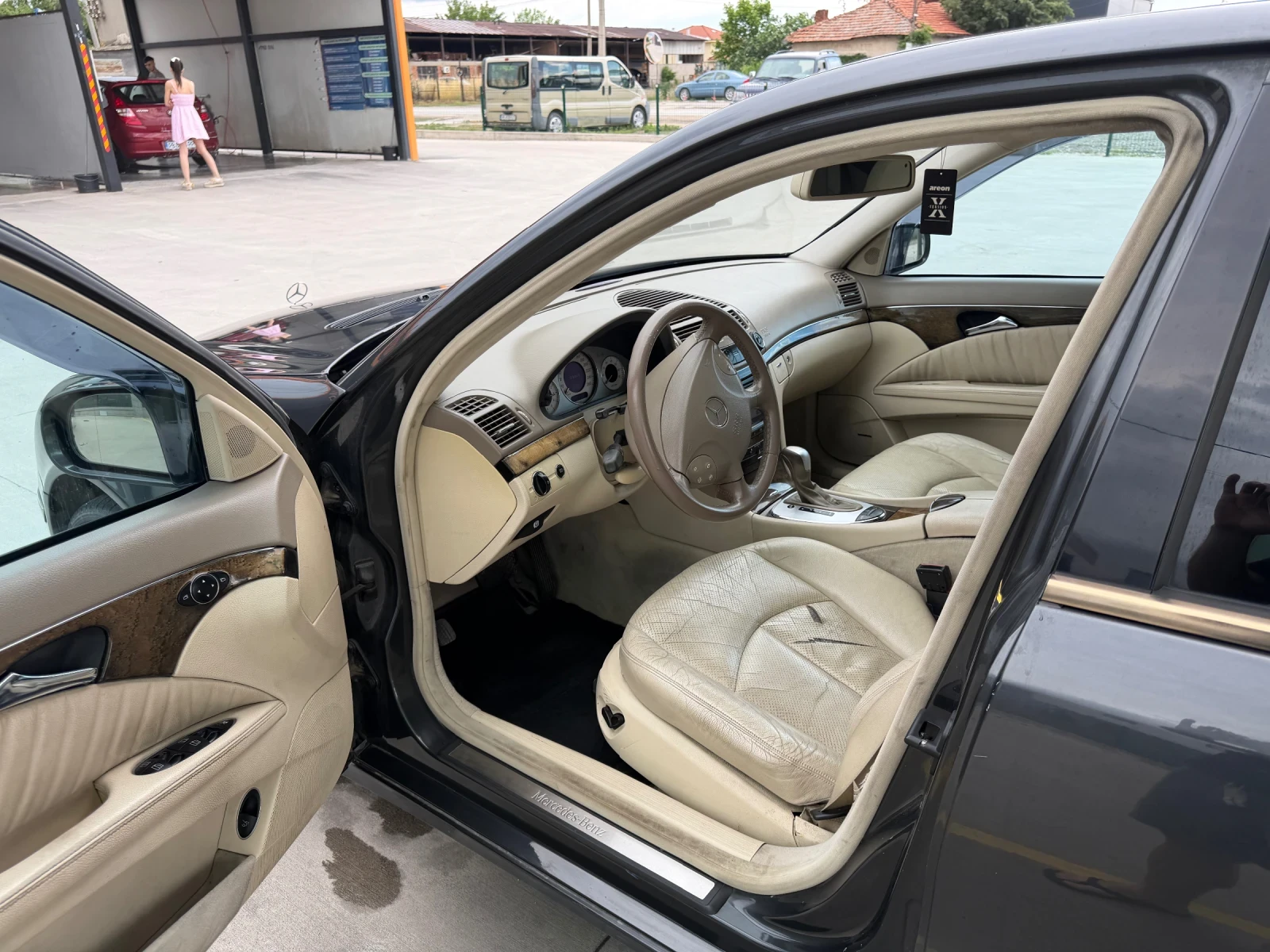 Mercedes-Benz E 320 4Matik AIRmatik, снимка 8 - Автомобили и джипове - 54821680