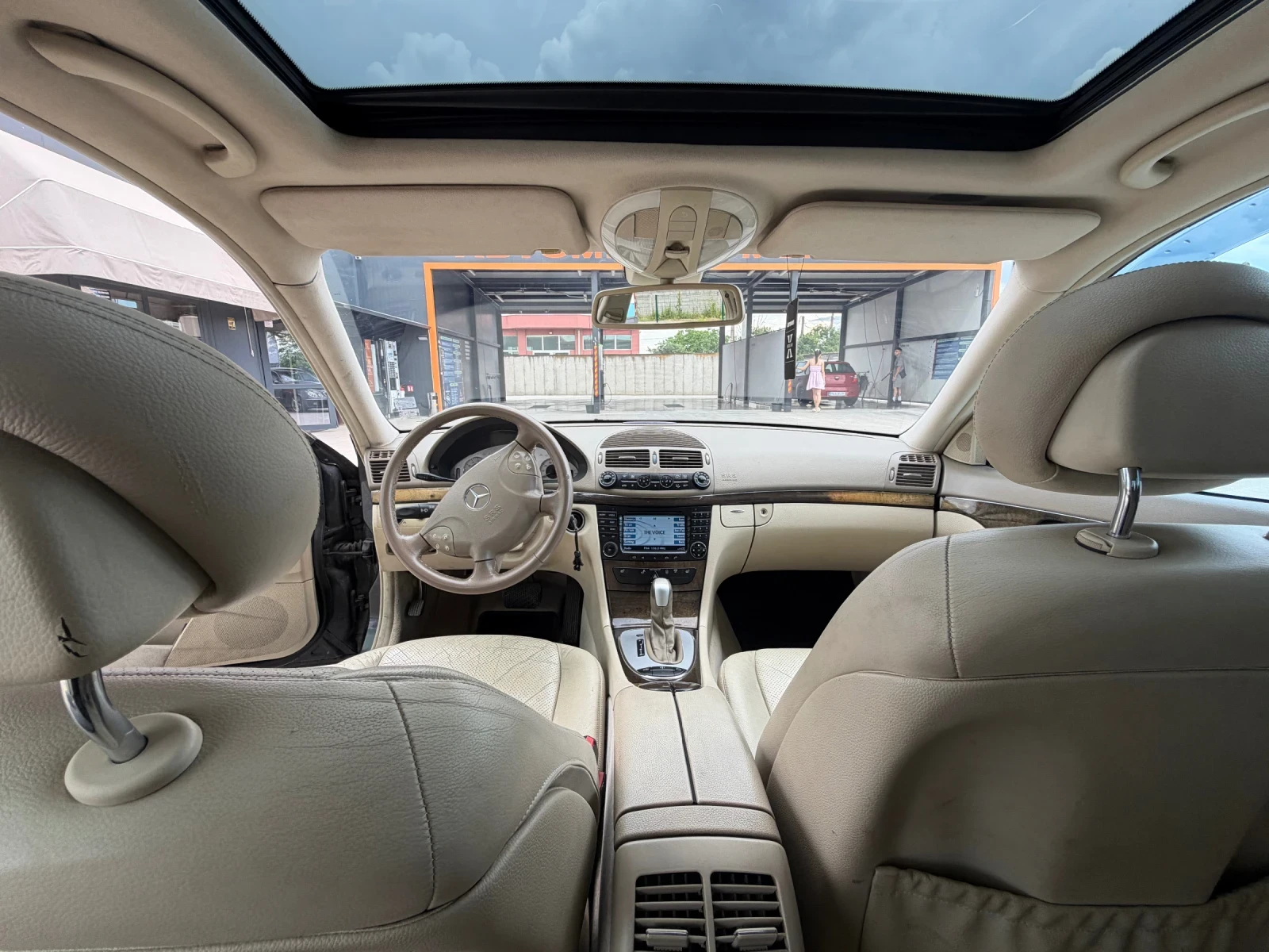 Mercedes-Benz E 320 4Matik AIRmatik, снимка 10 - Автомобили и джипове - 54821680