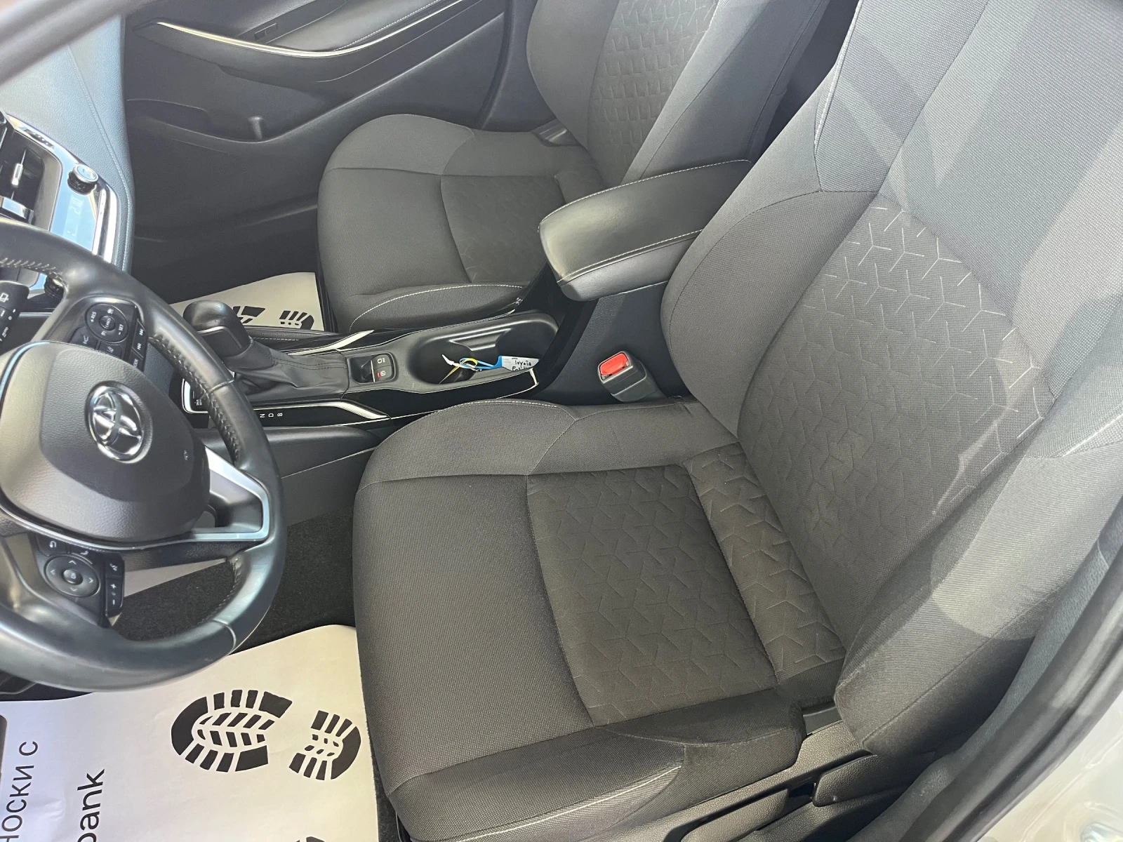 Toyota Corolla Hybrid / Style Bi-Tone, снимка 10 - Автомобили и джипове - 54857990