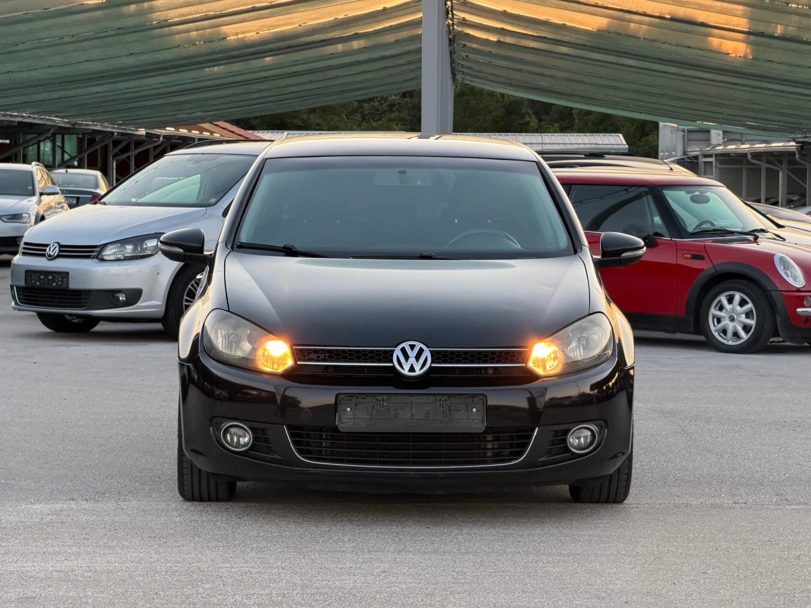 VW Golf 2.0TDI АВТОМАТ ВСИЧКО ПЛАТЕНО, снимка 14 - Автомобили и джипове - 54934368