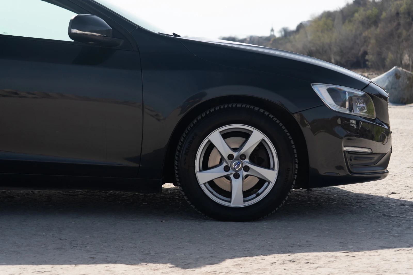 Volvo V60 D4 Business Edition, снимка 4 - Автомобили и джипове - 55341502