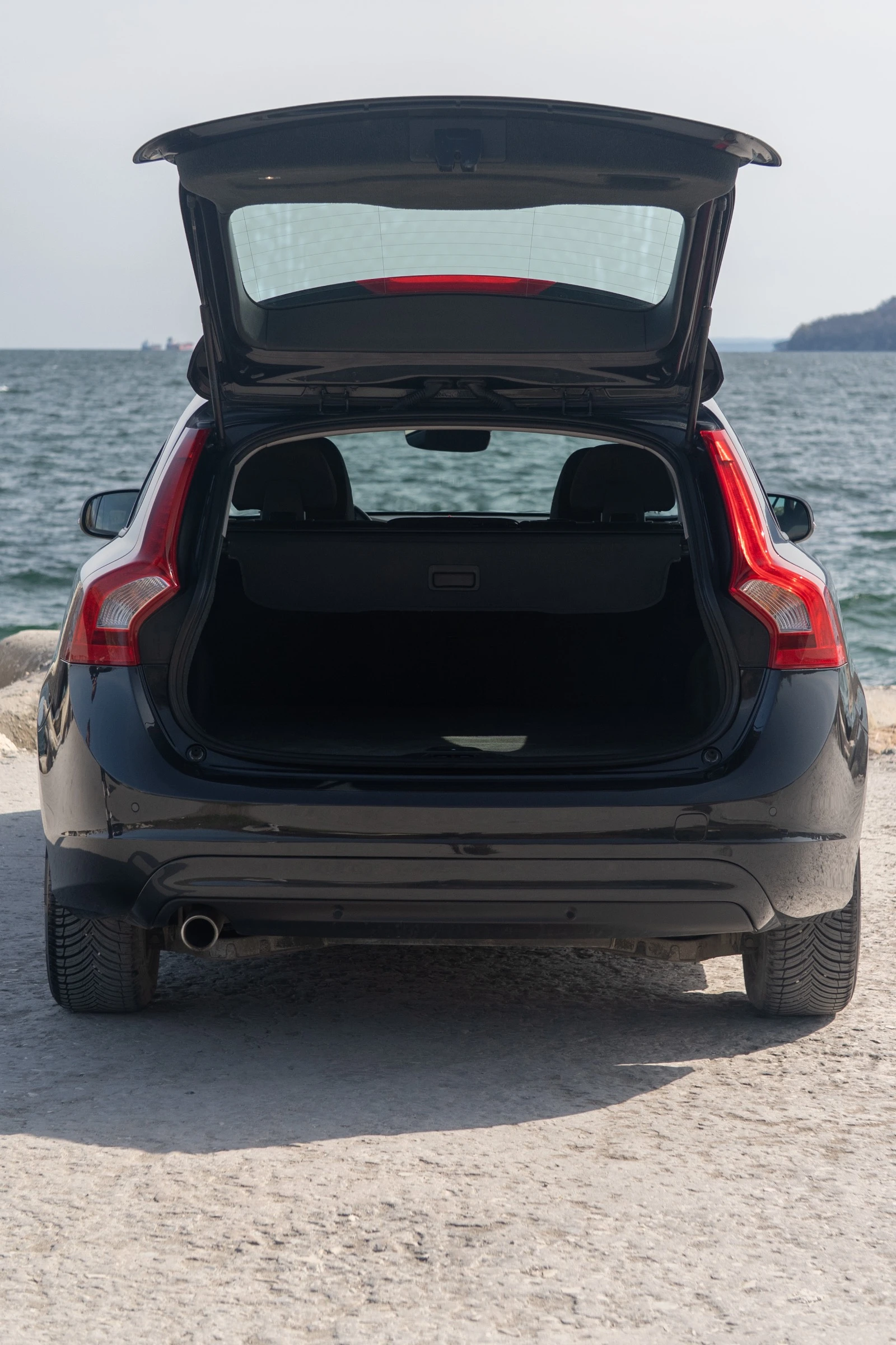 Volvo V60 D4 Business Edition, снимка 9 - Автомобили и джипове - 55341502