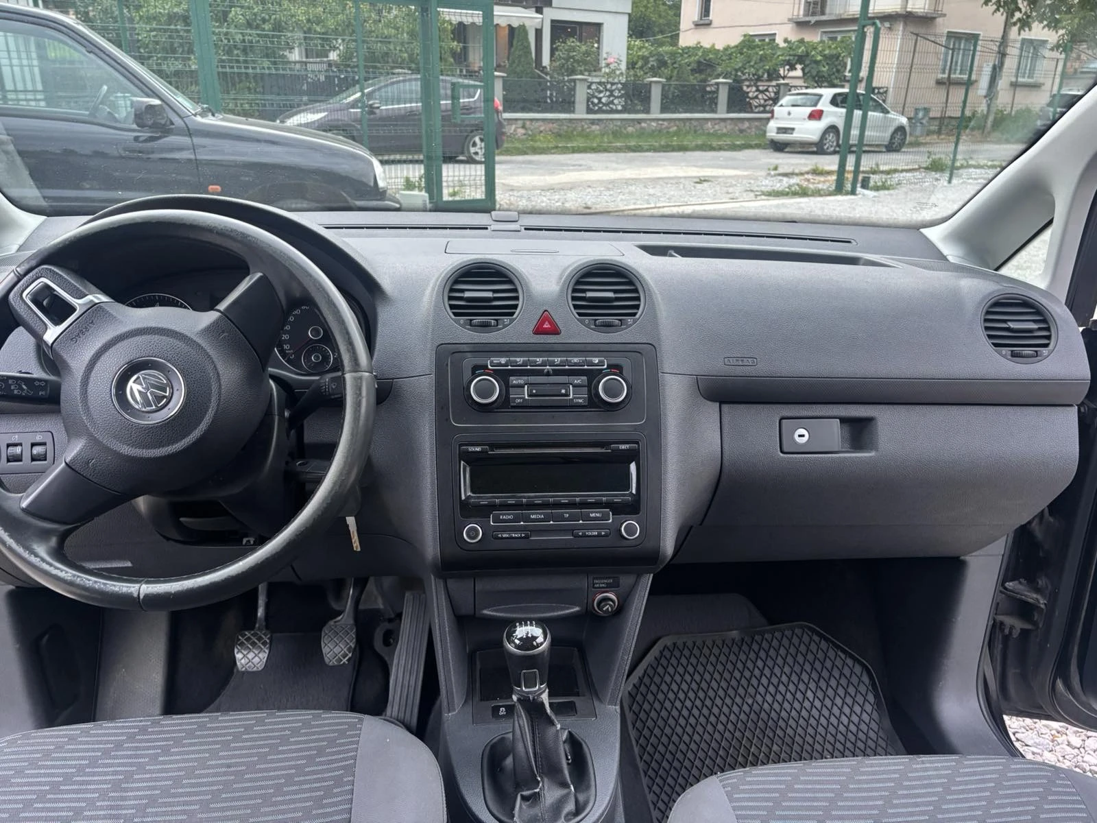 VW Caddy МАКСИ 2.0I Бензин Метан ИТАЛИЯ, снимка 10 - Автомобили и джипове - 55409116