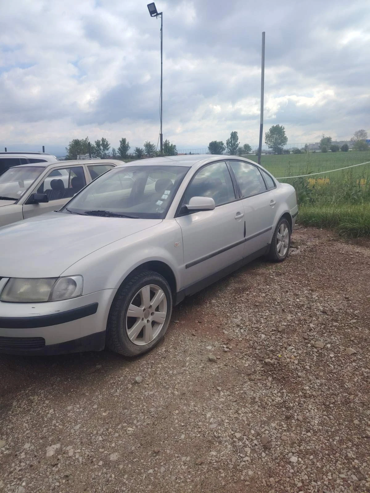 VW Passat 2.3, снимка 4 - Автомобили и джипове - 55444708