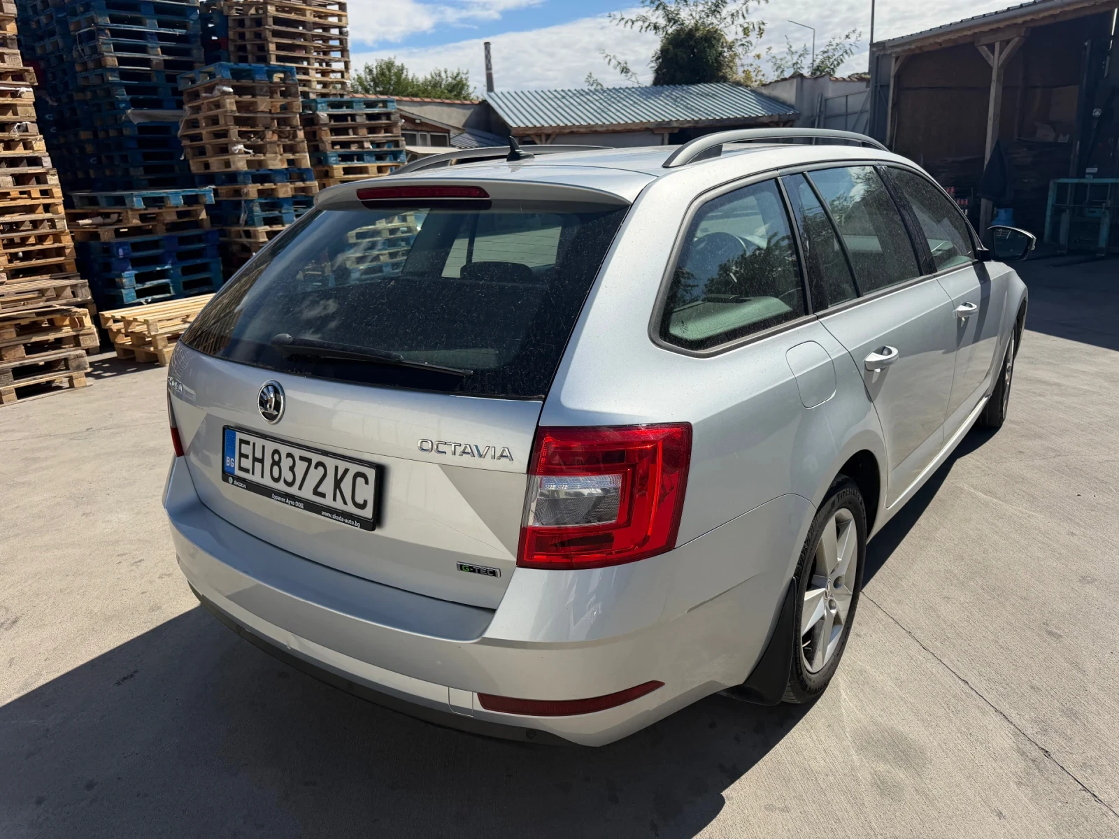 Skoda Octavia 1.4 МЕТАН, снимка 4 - Автомобили и джипове - 56231081
