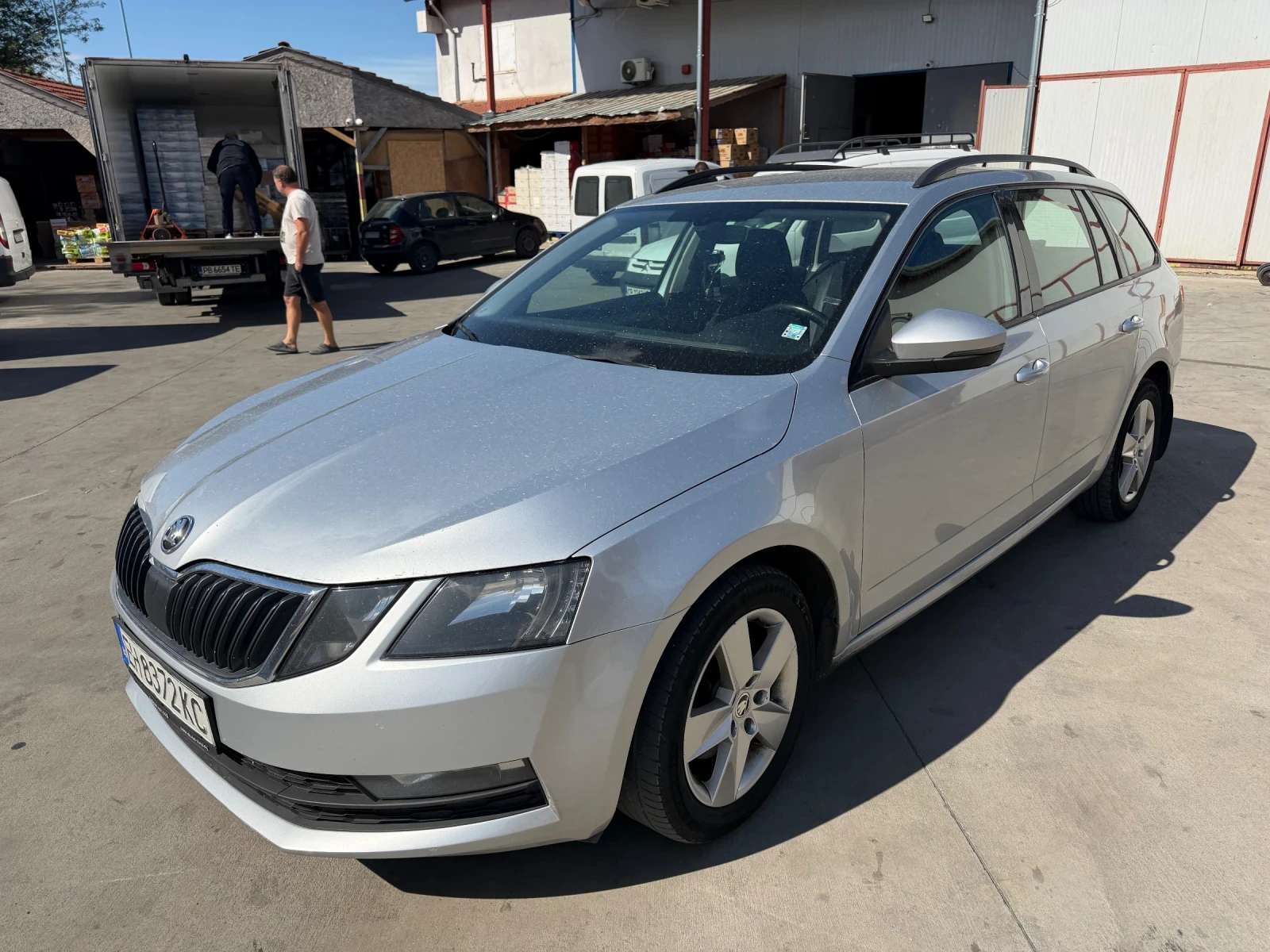 Skoda Octavia 1.4 МЕТАН, снимка 8 - Автомобили и джипове - 56231081