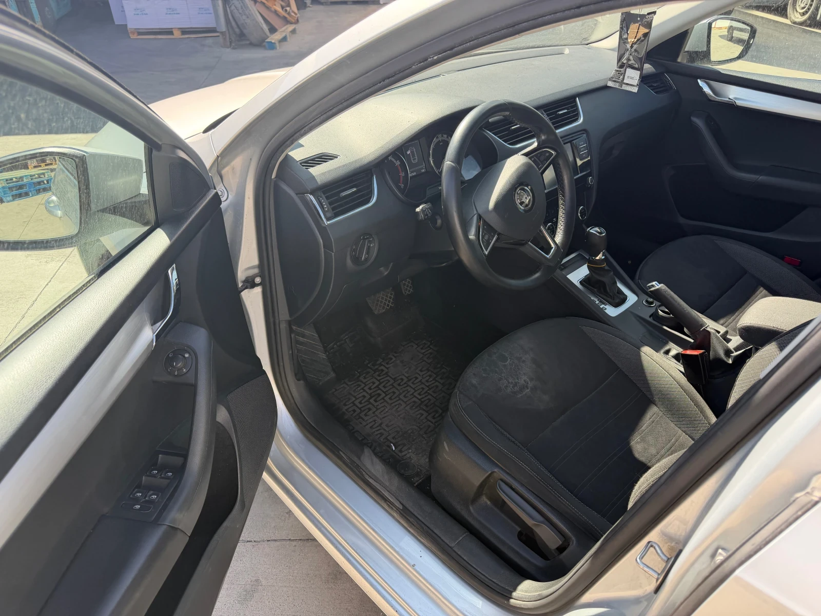 Skoda Octavia 1.4 МЕТАН, снимка 10 - Автомобили и джипове - 56231081