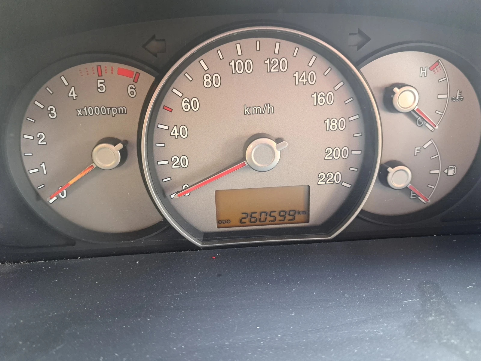 Kia Carens, снимка 7 - Автомобили и джипове - 56449140