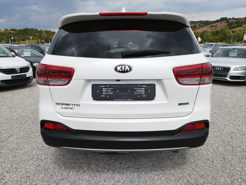 Kia Sorento 2.2CRDI 200ксREBEL, снимка 4 - Автомобили и джипове - 46638422