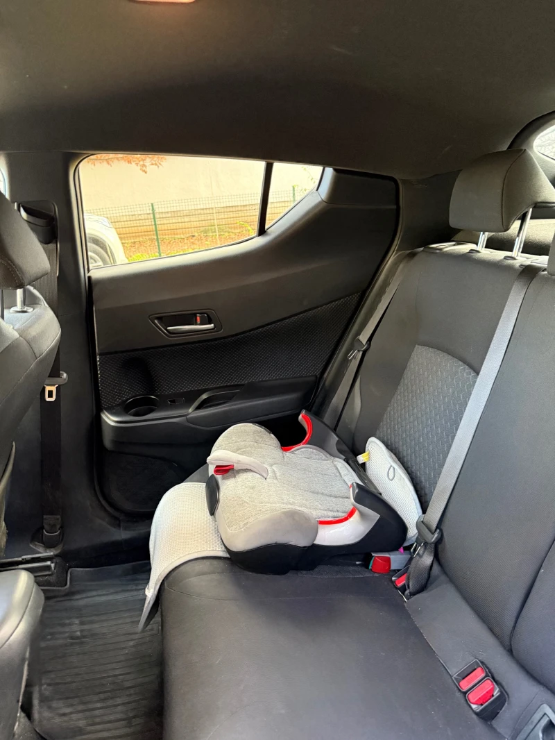Toyota C-HR 1.8 CLUB 2023, снимка 7 - Автомобили и джипове - 52507505
