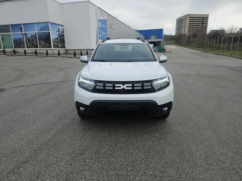Dacia Duster 1.5dci--4x4--LED, снимка 2 - Автомобили и джипове - 52694166