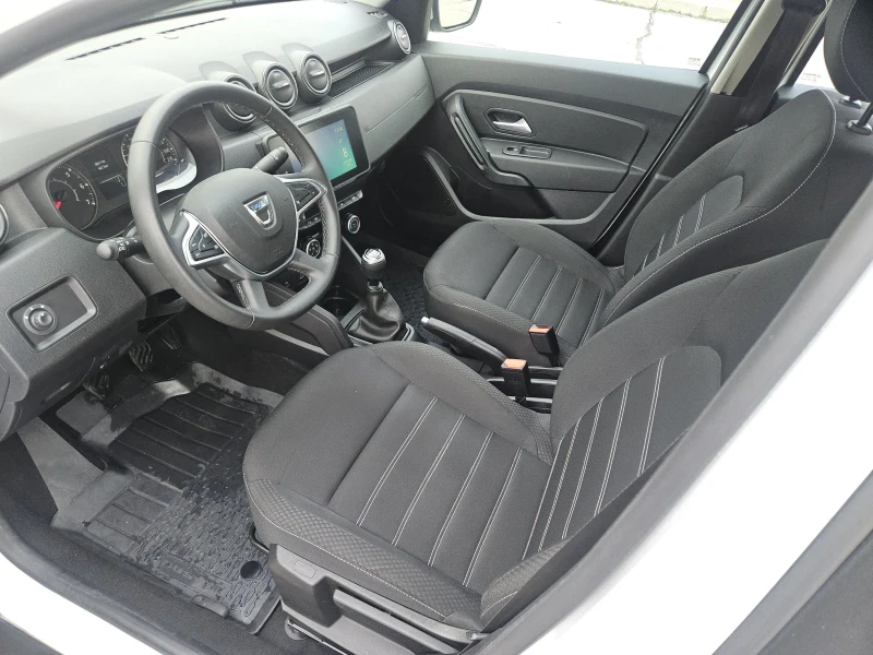 Dacia Duster 1.5dci--4x4--LED, снимка 15 - Автомобили и джипове - 52694166