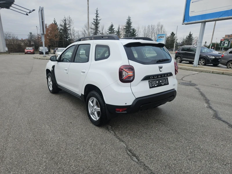 Dacia Duster 1.5dci--4x4--LED, снимка 6 - Автомобили и джипове - 52694166