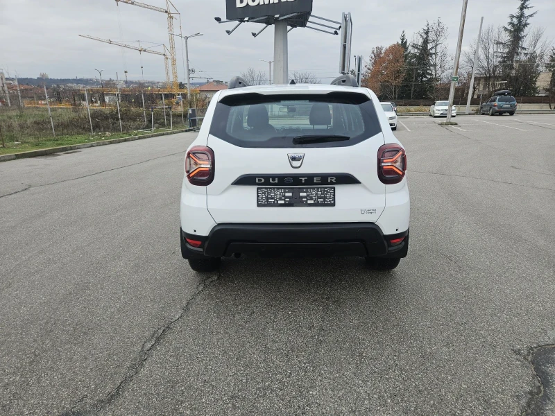 Dacia Duster 1.5dci--4x4--LED, снимка 5 - Автомобили и джипове - 52694166