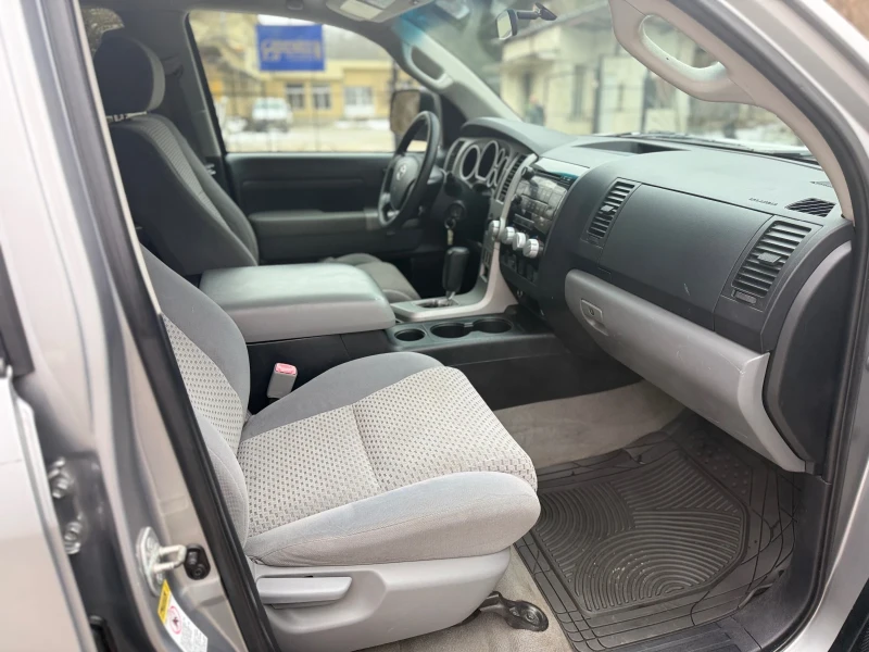 Toyota Tundra, снимка 7 - Автомобили и джипове - 53260962