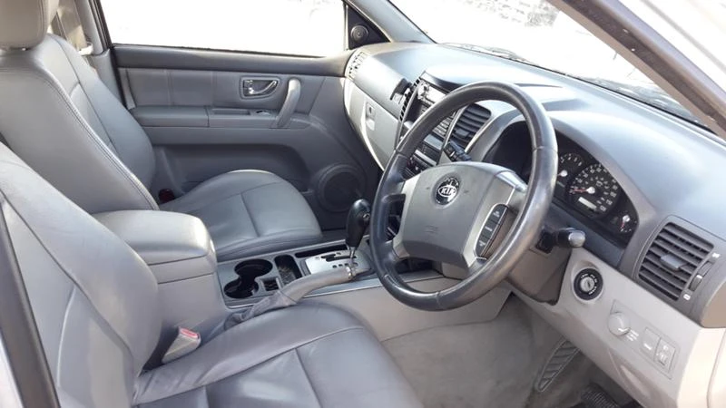 Kia Sorento 2.5 CRDI , снимка 5 - Автомобили и джипове - 24833199