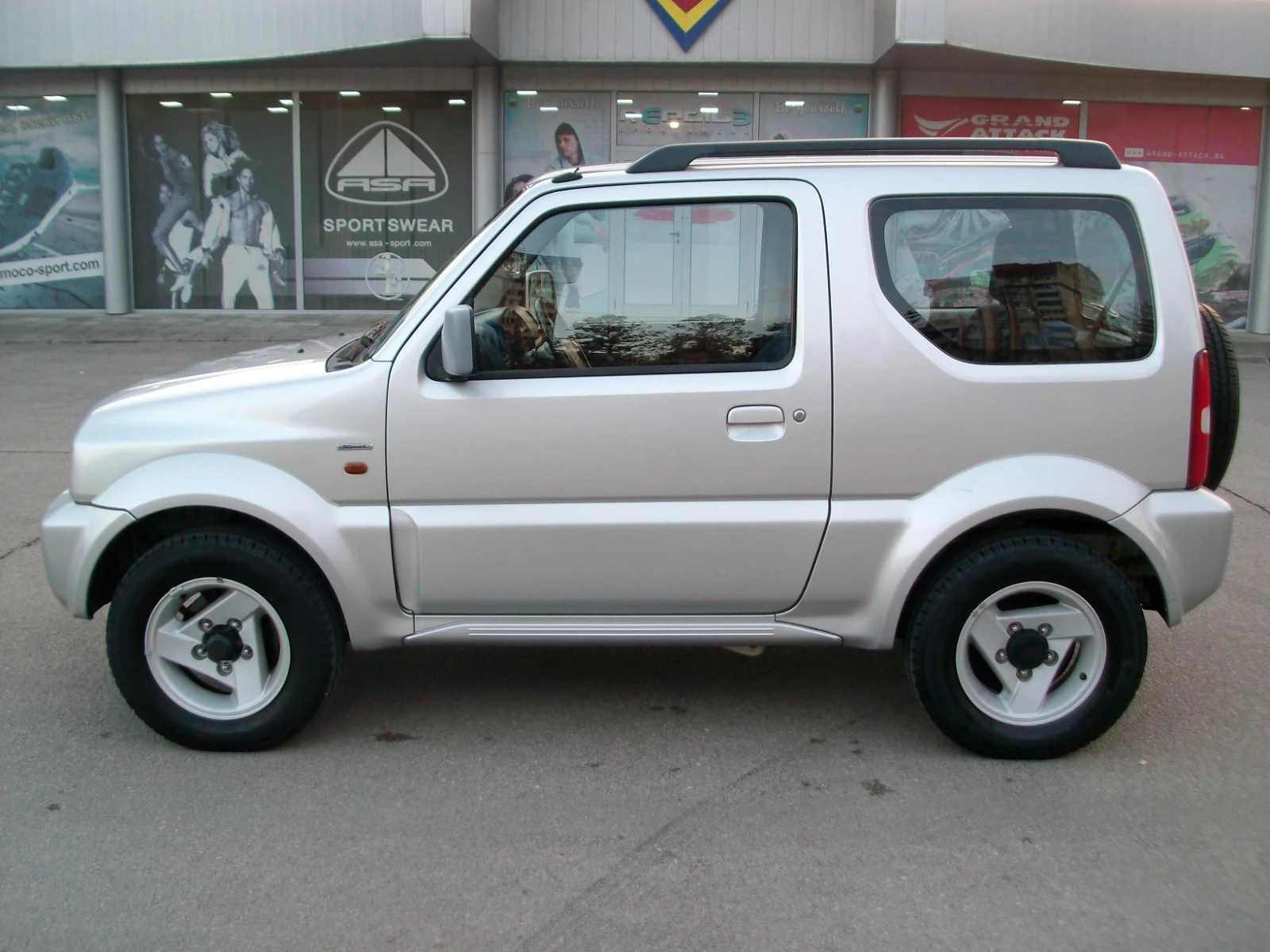 Suzuki Jimny 1.3i Klimatik  ITALIQ  OTLICHNO SASTOQNIE - изображение 8