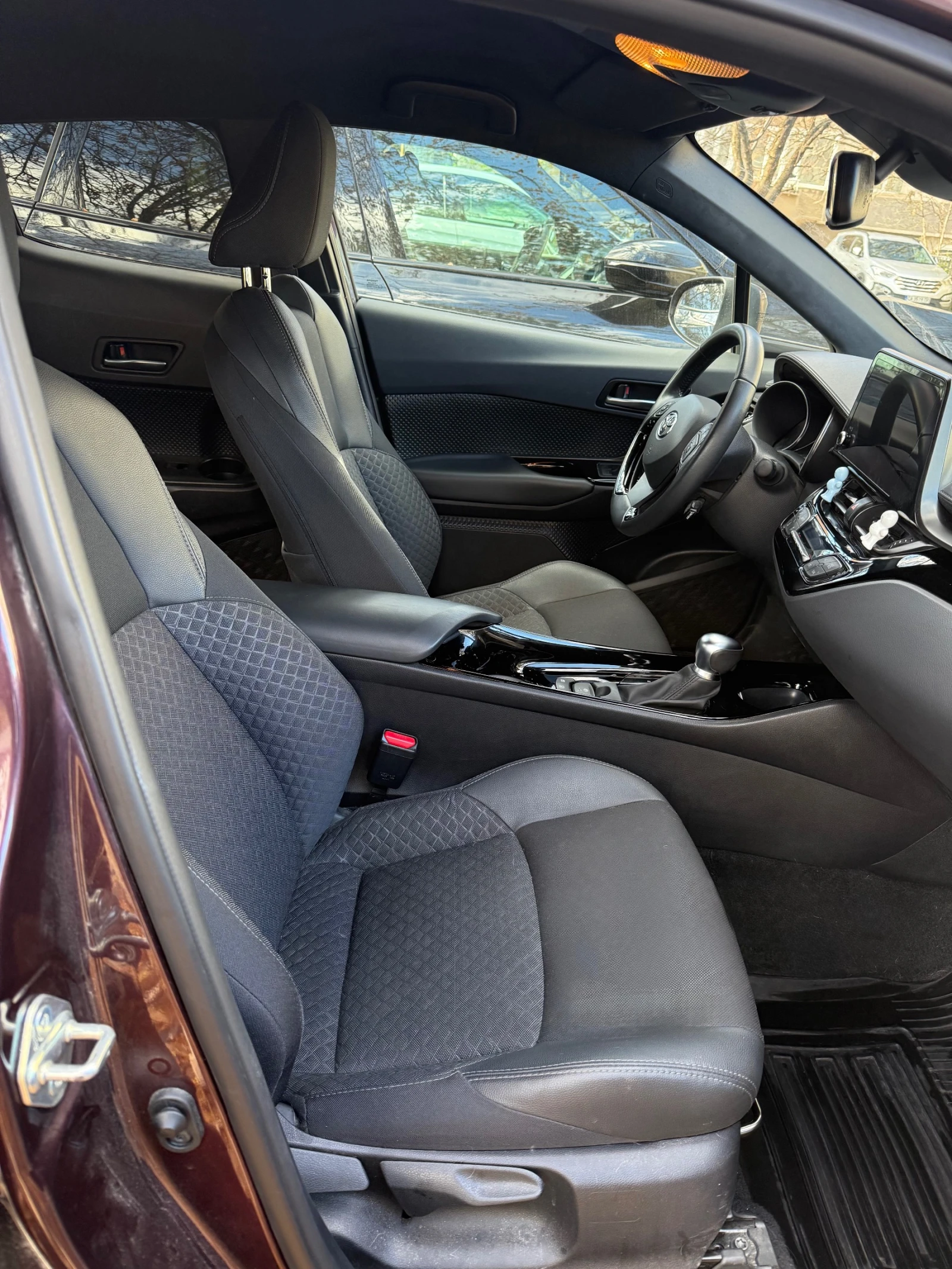 Toyota C-HR 1.8 CLUB 2023 | Mobile.bg � ����������� 3