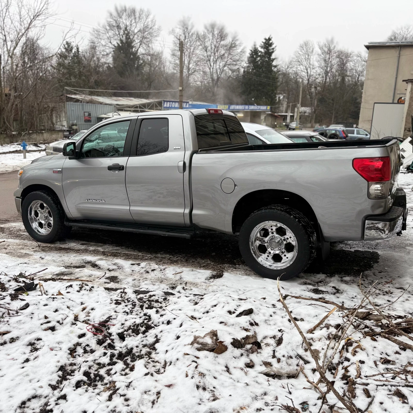 Toyota Tundra  - изображение 8