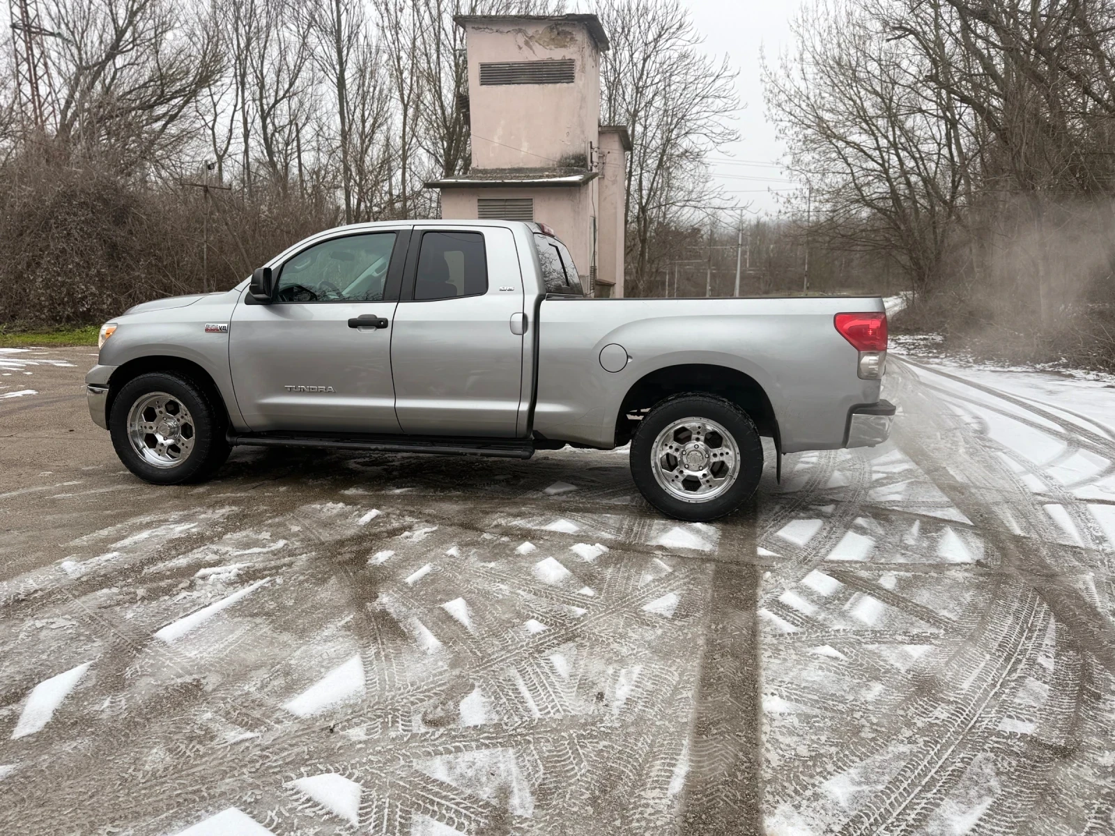 Toyota Tundra  - изображение 4