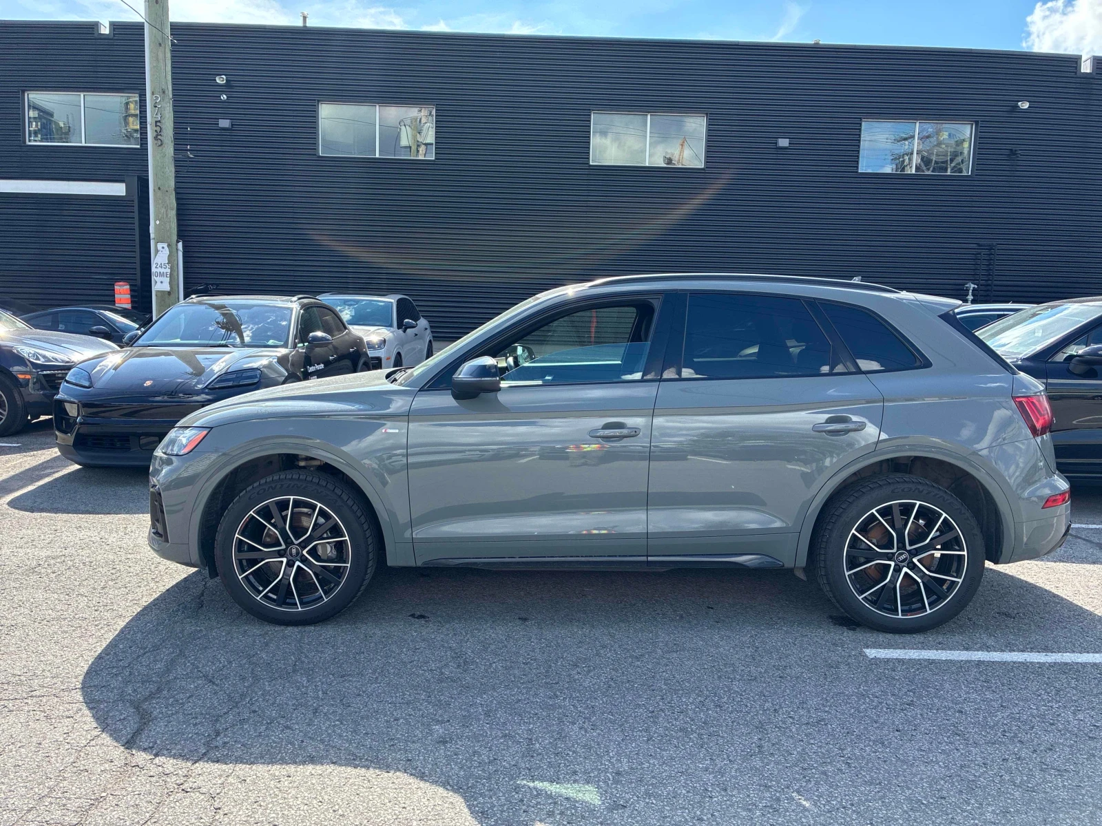 Audi Q5 QUATTRO * ГЛАВНО ПРЕДСТАВИТЕЛСТВО НА PORSCHE* , снимка 3 - Автомобили и джипове - 56112776