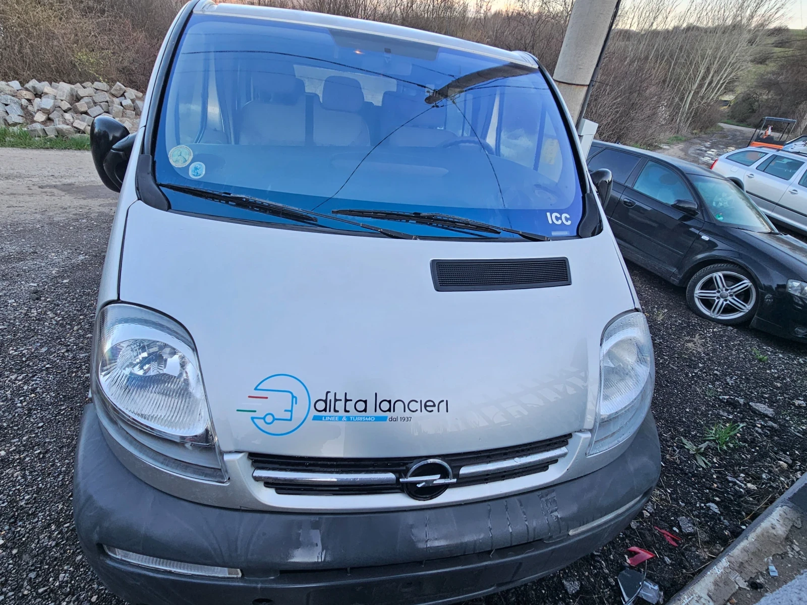 Opel Vivaro 8+ 1, снимка 5 - Бусове и автобуси - 54103763