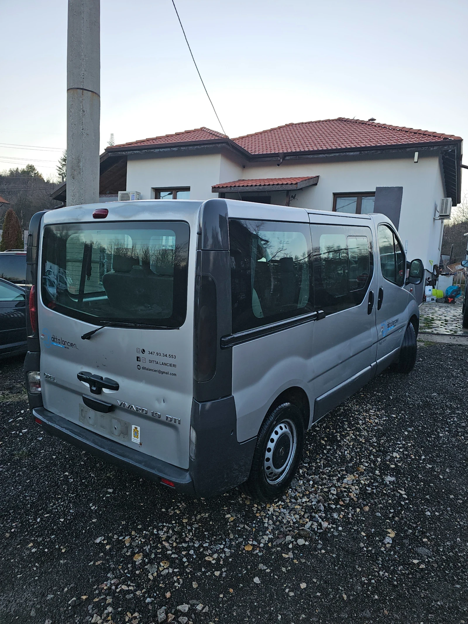 Opel Vivaro 8+ 1, снимка 3 - Бусове и автобуси - 54103763