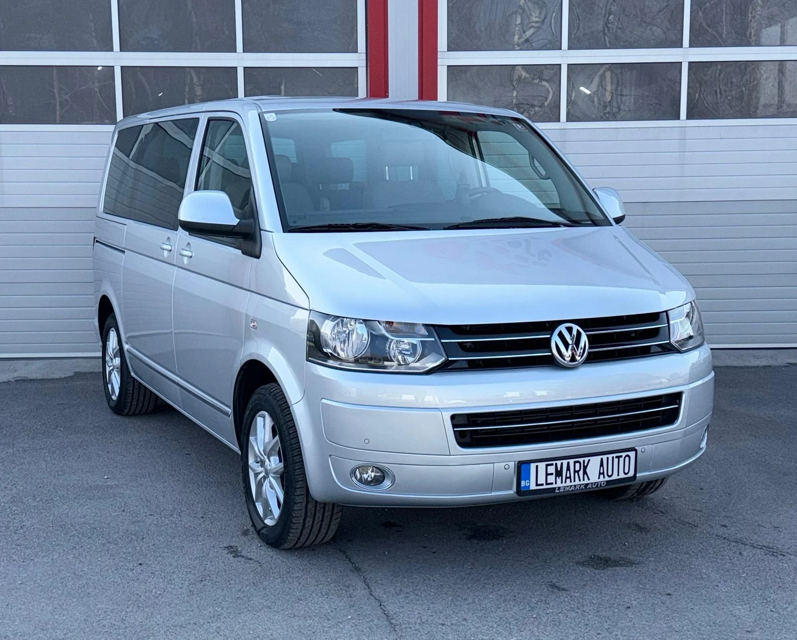 VW Multivan 2.0TDI HIGHLINE AUTOMATIK DSG NAVI KLIMATRONIK , снимка 5 - Бусове и автобуси - 54194082