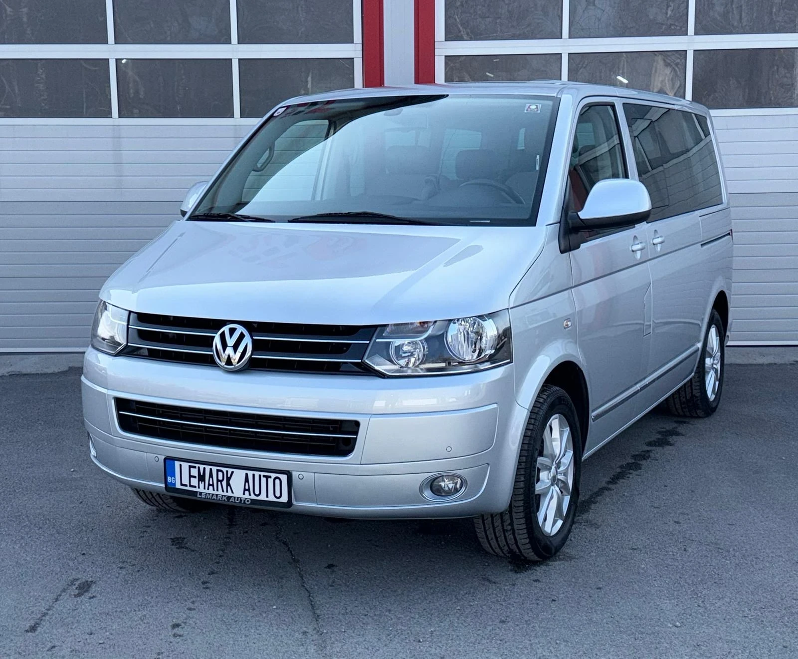 VW Multivan 2.0TDI HIGHLINE AUTOMATIK DSG NAVI KLIMATRONIK , снимка 4 - Бусове и автобуси - 54194082