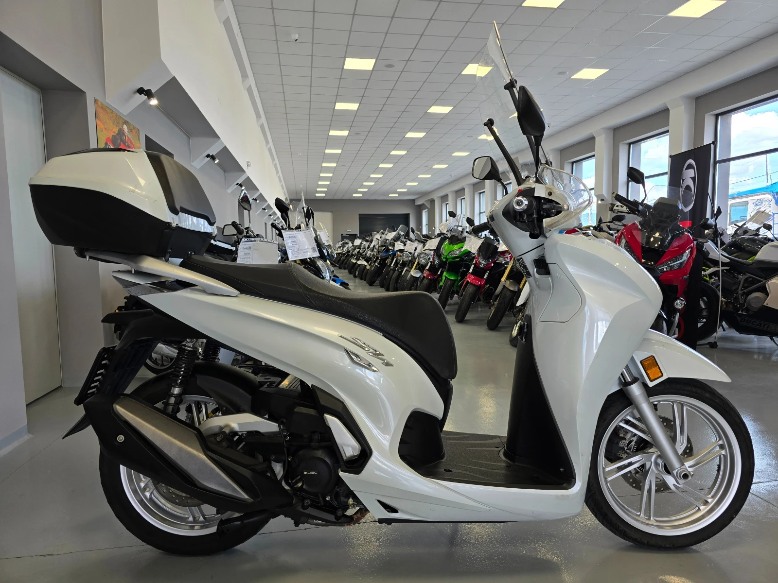Honda Sh 350ie, ABS-TCS, Led, Keyless, 2021г. - изображение 3
