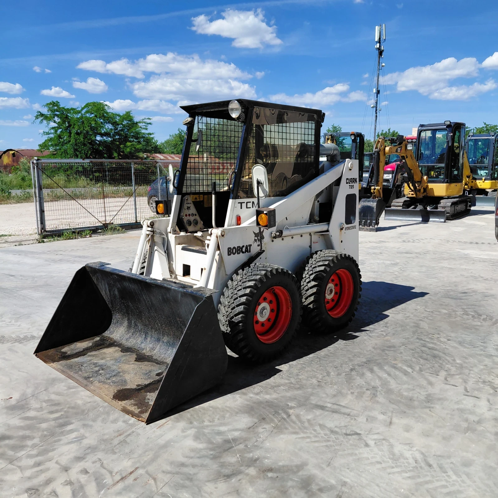 Мини челни товарачи Bobcat 725 * ПРОМОЦИЯ * САМО НА 1500 ЧАСА * 