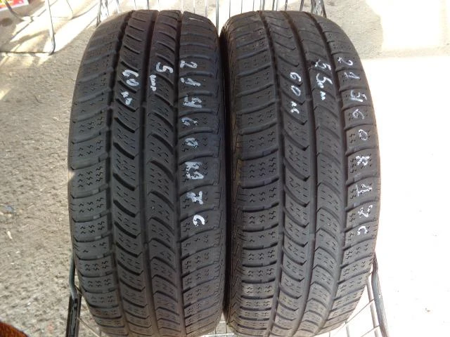 Гуми Зимни 215/60R17, снимка 5 - Гуми и джанти - 16682013