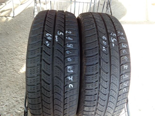 Гуми Зимни 215/60R17, снимка 4 - Гуми и джанти - 16682013