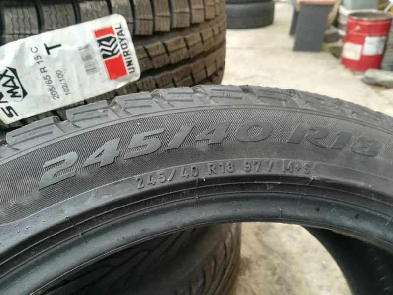 Гуми Зимни 245/40R18, снимка 5 - Гуми и джанти - 20433359