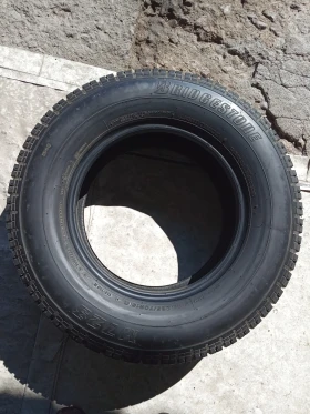 Гуми Зимни 225/70R15, снимка 7 - Гуми и джанти - 49440342