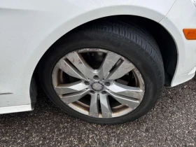 Mercedes-Benz E 300 * CARFAX * ШИБИДАХ * KEYLESS * ПОДГРЕВИ, снимка 7