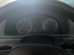 VW Touran - 2000 € / 3911.66 лв. - 99847198 11